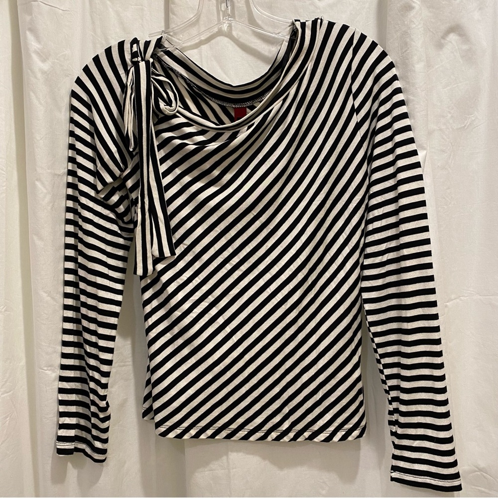 Francesca’s Black and White Stripe Top Size M